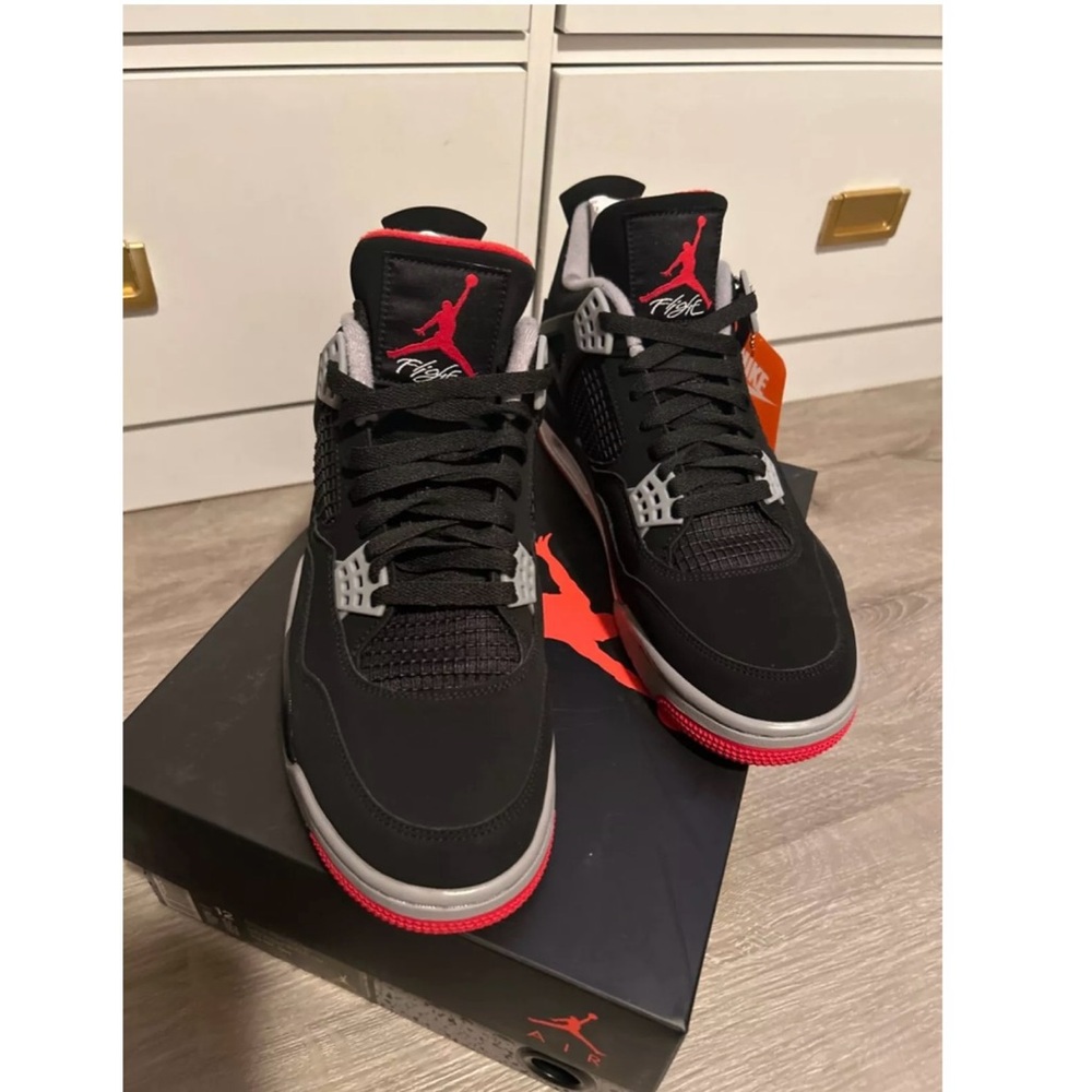 Jordan 4 Retro Bred 2019 SIZE 10.5 DS OG ALL - Picture 3 of 15